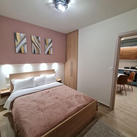 Zigos Apartments 伊古迈尼察 外观 照片
