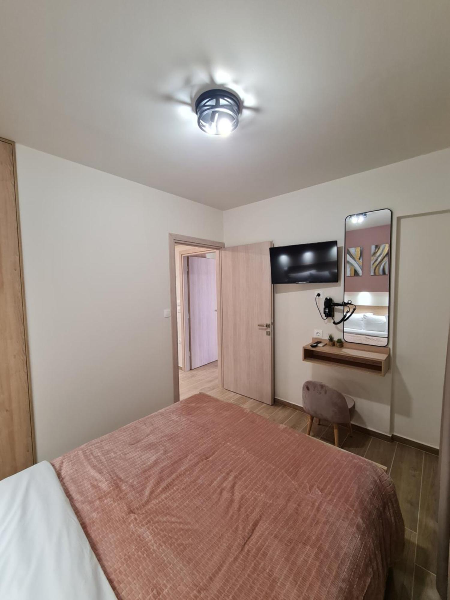 Zigos Apartments 伊古迈尼察 外观 照片
